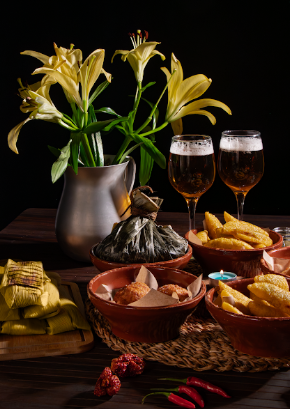 mesa con tulipanes